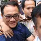 Politikus Partai Demokrat Andi Arief tiba di Gedung BNN, Cawang, Jakarta Timur, Rabu (6/3). Kasus dugaan penyalahgunaan narkotika yang menjerat Andi Arief tidak dilanjutkan ke ranah hukum atau pidana. (Liputan6.com/Immanuel Antonius)