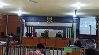 Suasana persidangan mantan Gubernur Riau Annas Maamun di Pengadilan Tipikor pada Pengadilan Negeri Pekanbaru. (Liputan6.com/M Syukur)