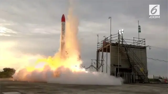 Roket yang dikembangkan oleh perusahaan startup Jepang, Interstellar Technologies, meledak beberapa detik setelah lepas landas.