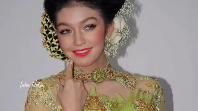 6 Editan Foto Artis Hollywood Jika Berkebaya Ini Bikin Senyum, Kocak