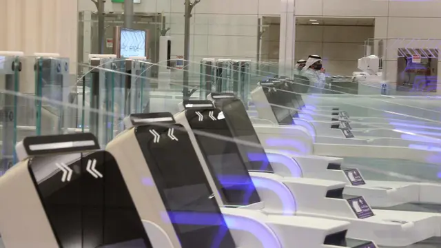 Bandara Dubai Gunakan Biometrik Iris Mata Penumpang Sebagai Paspor, Kemajuan atau Ancaman?
