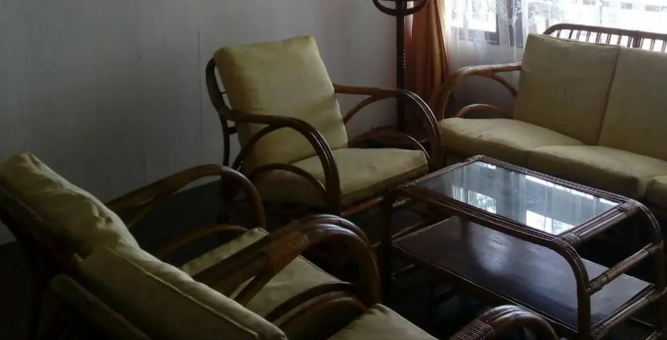 Kursi di rumah pengasingan Bung Karno di Parapat