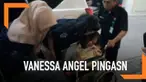 Vanessa Angel pingsan setelah 12 jam diperiksa polisi. Vanessa dibawa ke RS Bhayangkara Jawa Timur untuk mendapatkan perawatan.