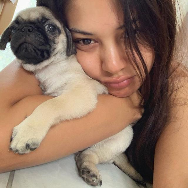 7 Potret Aurelie Moeremans saat Tanpa Makeup, Tetap Memesona