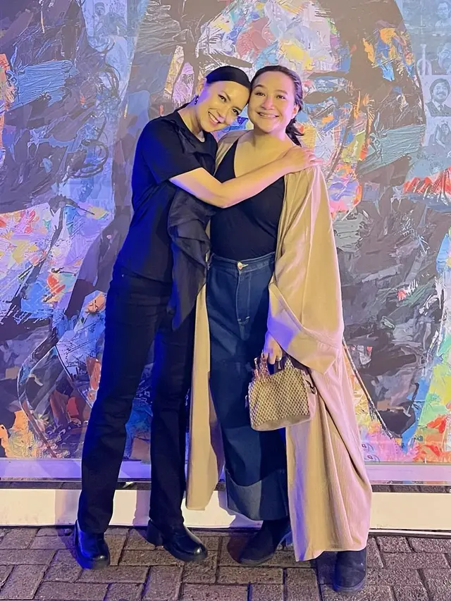 Ira Wibowo dan Chika Bagaskara (https://www.instagram.com/p/C7b5zYwSXLN/?img_index=5)