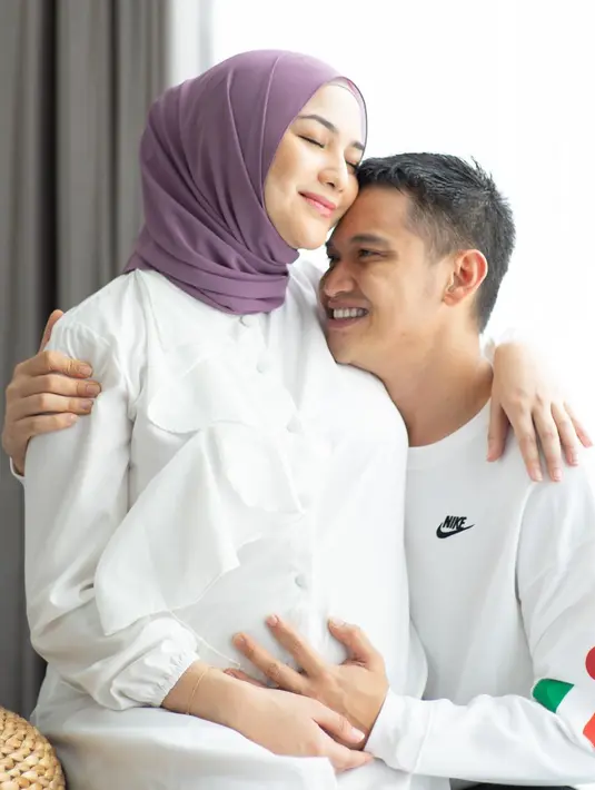 "Jadi mikir hebat bangett para ibu di luar sana 😍 mengandung selama 9 bulan dengan segala perubahan hormon dan bentuk👍🏻," ungkapnya. (Instagram/citraciki)