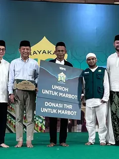 Memasuki tahun ke-10, Wipol kembali menggelar puncak rangkaian “Gerakan Masjid Bersih 2026” bersama Dewan Masjid Indonesia (DMI) di Masjid Agung Al-Azhar. (foto/dok: fimela.com/sitinurarisha)