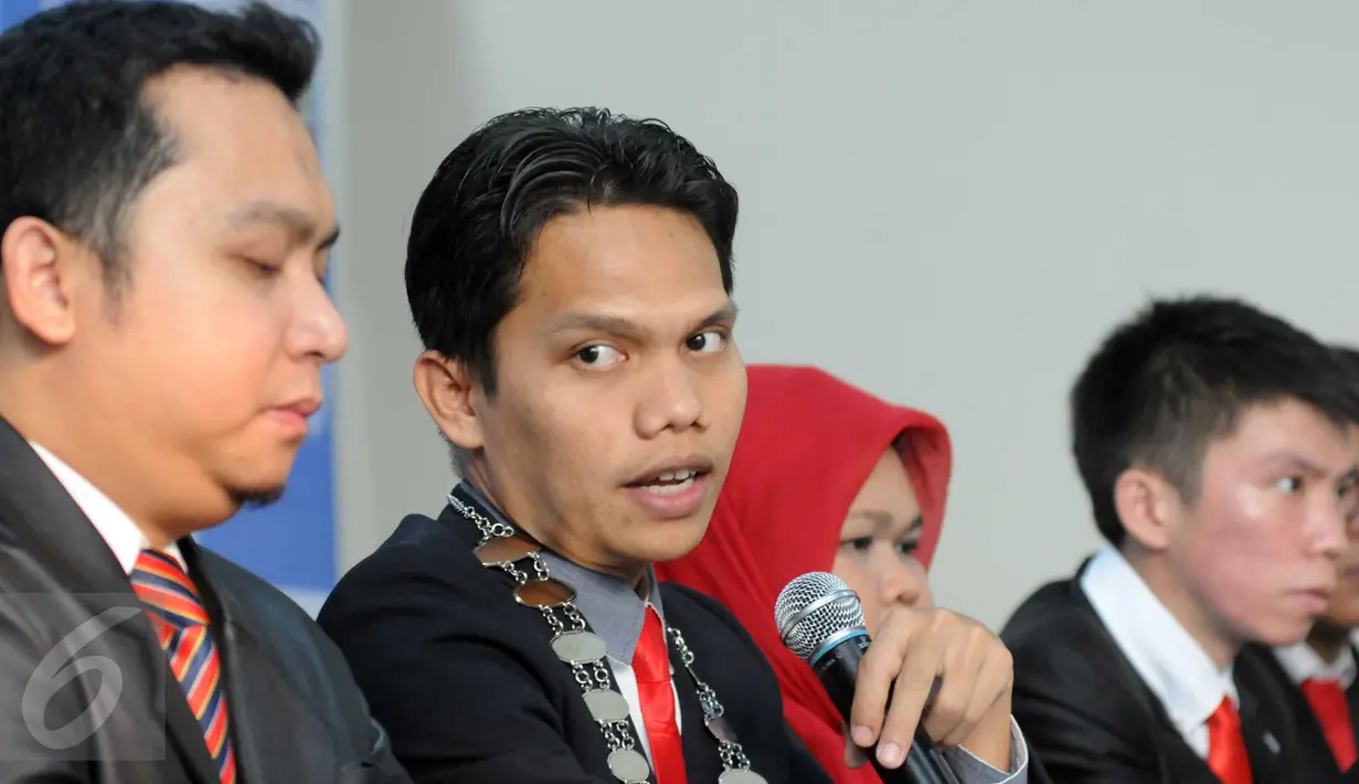 President JCI Jakarta, M Hadi Nainggolan (kedua kiri) memberikan keterangan di IDEAL Business Center, Jakarta Timur, (12/6). Ini juga sebagai ajang aktualisasi para entrepreneur muda, baik yang sudah berbisnis atau yang mulai. (Liputan6.com/Helmi Afandi)