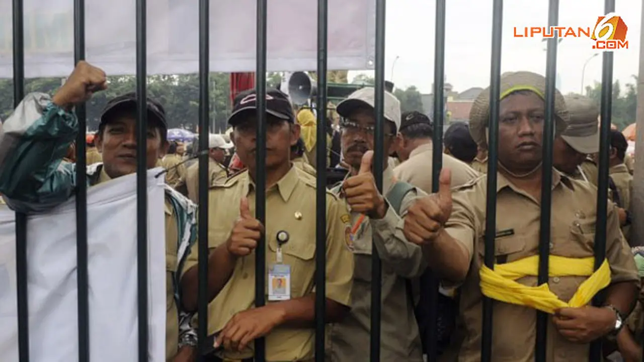 perangkat-desa-demo-3-131218c.jpg