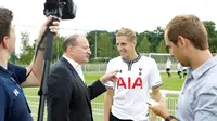 Tottenham Dapat 320 Miliar Per Tahun dari Sponsor