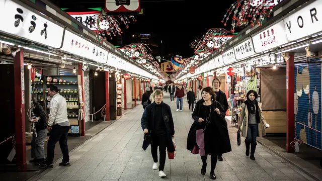 Potret Kehidupan Malam Warga Asakusa Tokyo