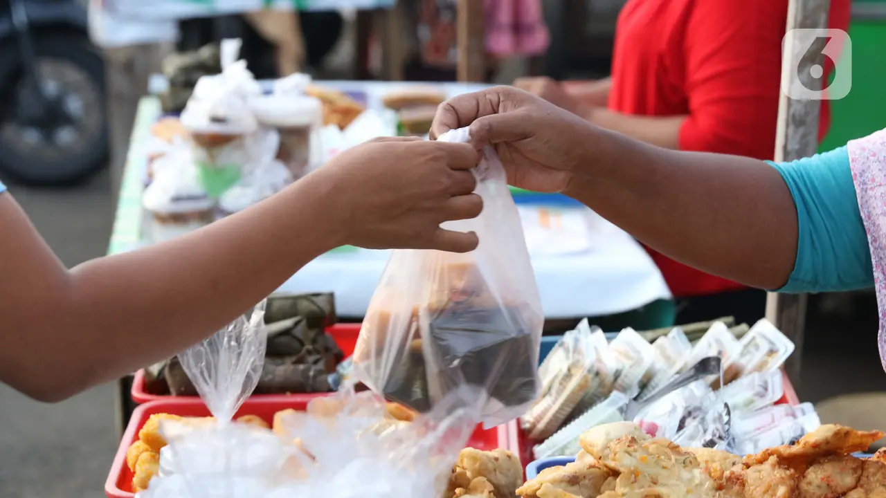 Imbas Covid-19 dan PSBB, Pasar Takjil Jalan Panjang Sepi