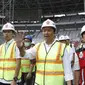 Menpora RI, Imam Nahrawi, saat meninjau SUGBK di Senayan, Jakarta, Selasa (8/8/2017). Renovasi SUGBK ditargetkan rampung pada bulan Oktober 2017. (Bola.com/M Iqbal Ichsan)