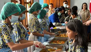 Serunya MBG Prasmanan di Jepara, Siswa Antusias Pilih Makanan Sendiri