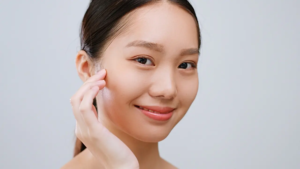Skincare dengan Kandung Proteolea Membuat Kulit Tampak Awet Muda