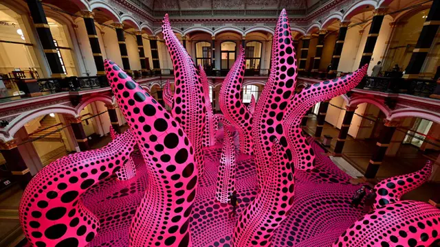 FOTO: Mengunjungi Pameran Instalasi Seni Yayoi Kusama di Berlin