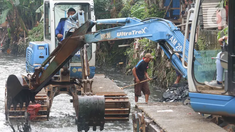 Pengerukan Kali Mampang