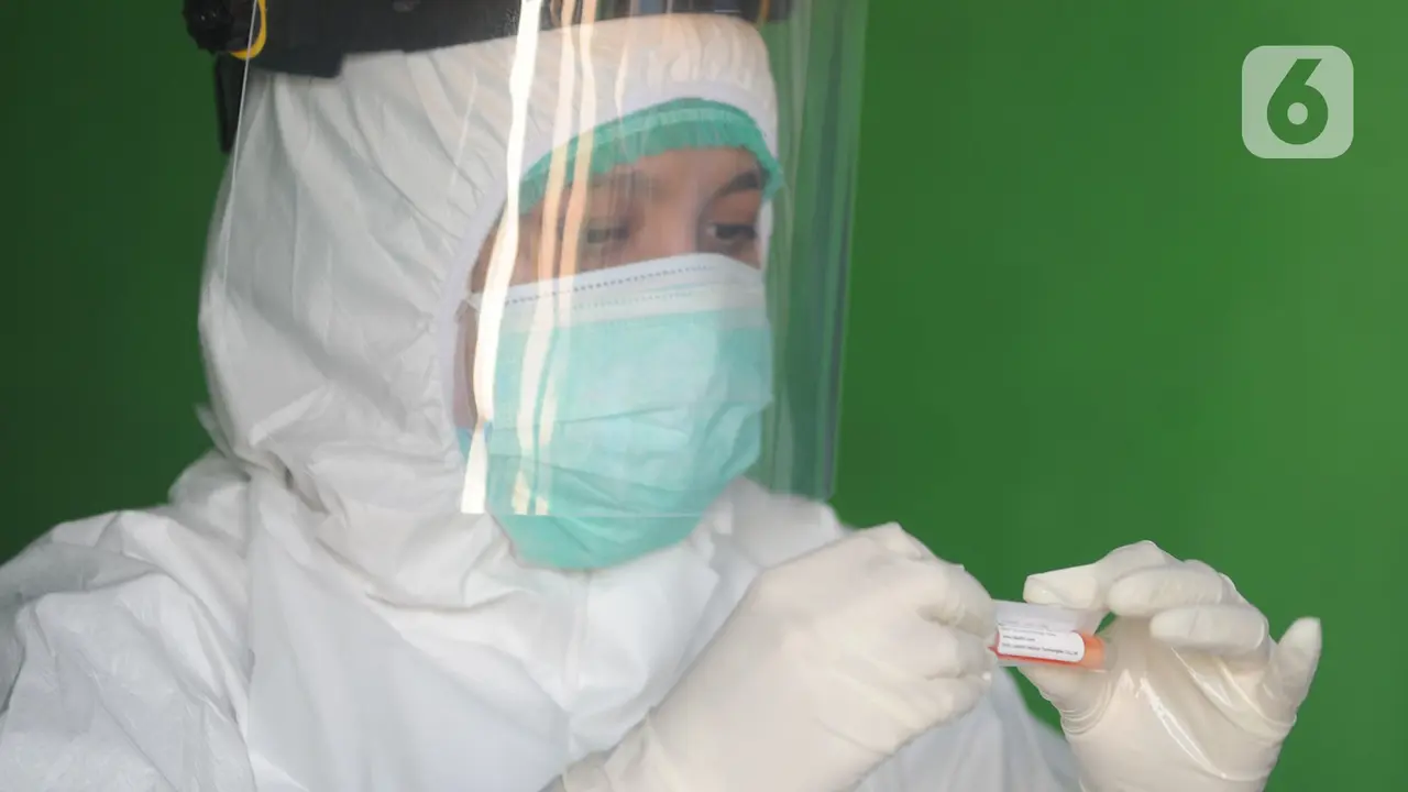 Puluhan Pedagang Pasar Sayur Cipulir di Tes Swab