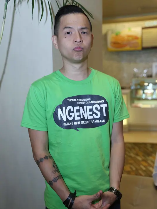 Dalam film terbarunya, Ernest enggan untuk mematok target muluk-muluk. Namun ia optimis angka yang di raih akan terus naik hingga lebih 500 ribu penonton. (Nurwahyunan/Bintang.com)