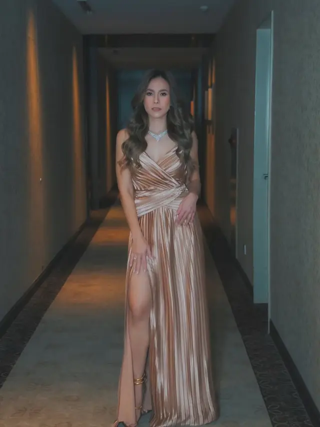 Inspirasi Prom & Gala Look yang Timeless ala Wulan Guritno (Instagram/@wulanguritno)