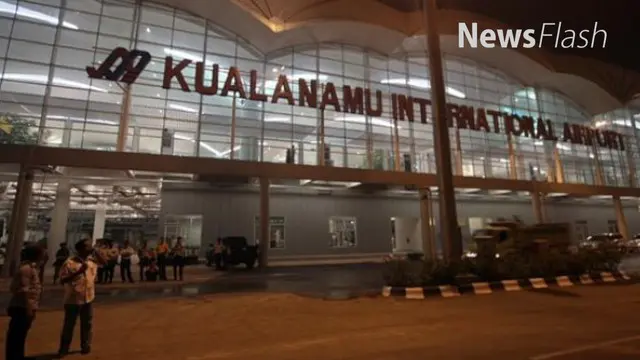 Gempa berkekuatan 5,6 Skala Ritcher yang berpusat di Deli Serdang, Sumatera Utara, membuat warga di Kota Medan panik. Guncangan gempa juga ternyata membuat landasan runway di Bandara Internasional Kualanamu (KNIA) mengalami kerusakan ringan.