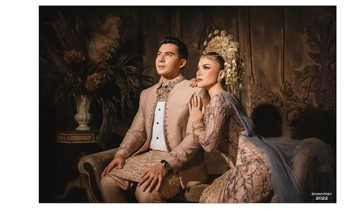 <p>Dinar Candy dan Ridho Ilahi (Sumber: Instagram/riomotret)</p>