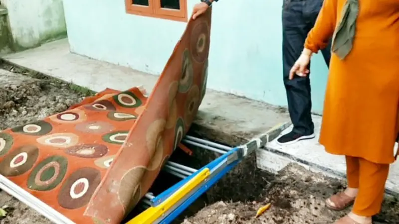 Lokasi wanita hamil terubur septic tank yang merupakan korban pembunuhan di Kabupaten Kampar.