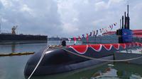 Menhan Ryamizard Ryacudu meluncurkan kapal selam KRI Alugoro - 405 di Surabaya. (Liputan6.com/Dian Kurniawan)