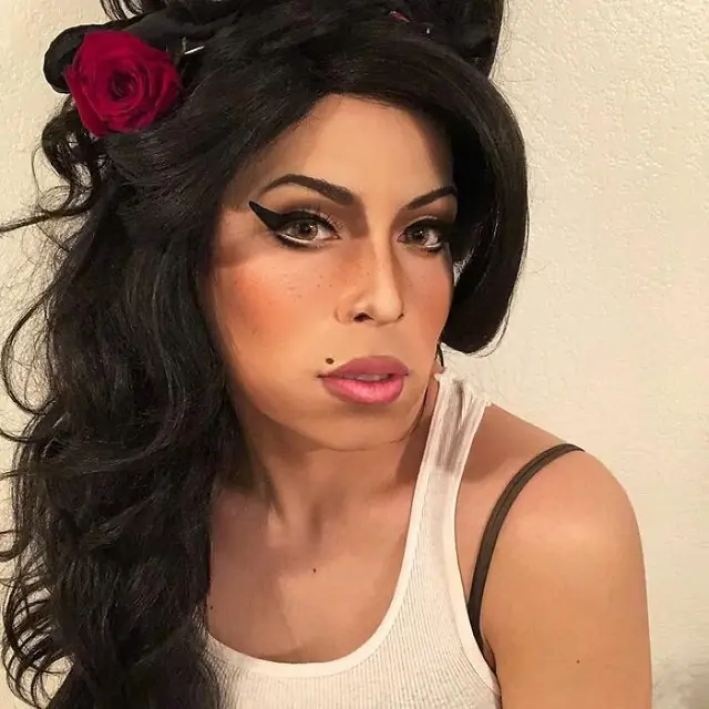 Pria Ini Ubah Wajahnya Bak Artis Ternama dengan Makeup, 7 Hasilnya Mirip Banget