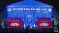 Presiden ke-6 Republik Indonesia Susilo Bambang Yudhoyono meresmikan Museum dan Galeri SBY-Ani di Pacitan, Jawa Timur, Jumat (17/8/2023). (Liputan6.com/Fachrur Rozie)