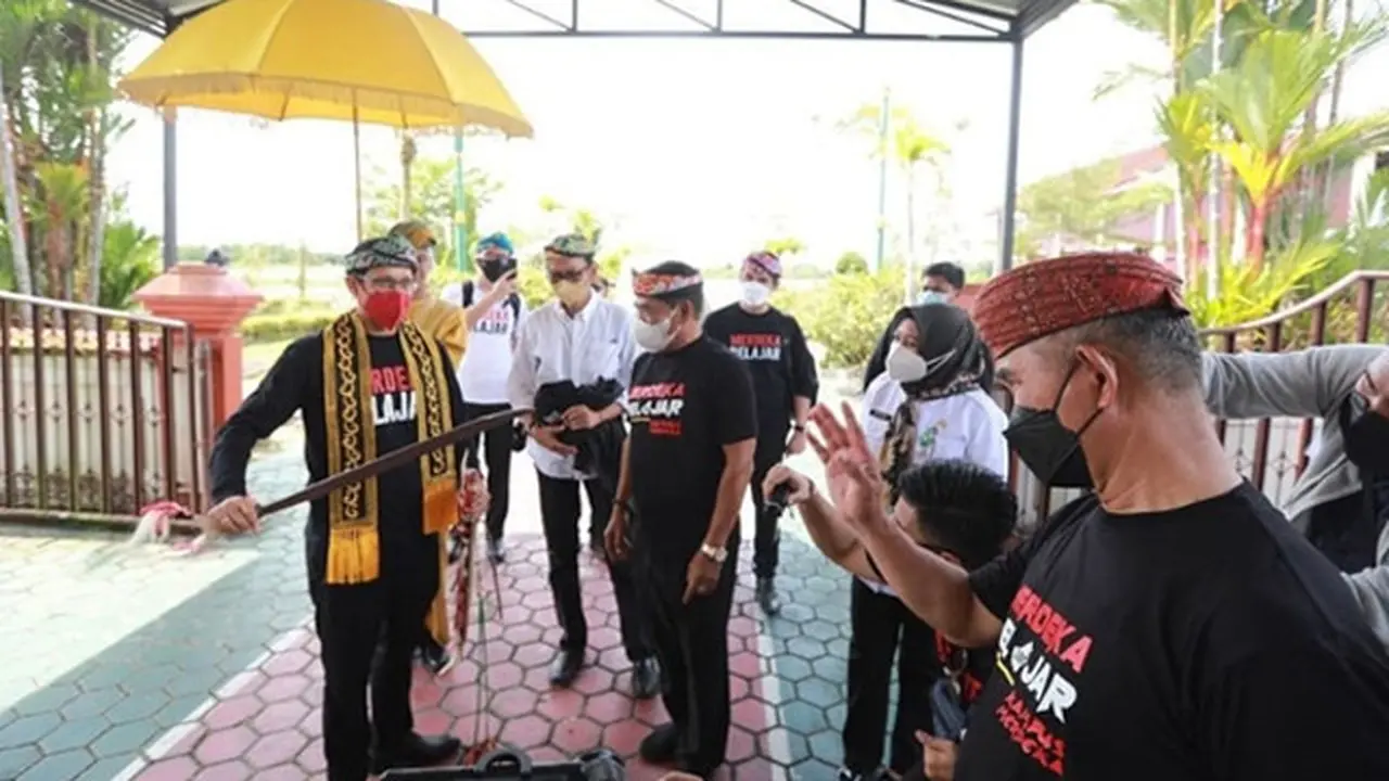 Potret Wali Kota Khairul Dampingi Kunker Perdana Mendikbudristek