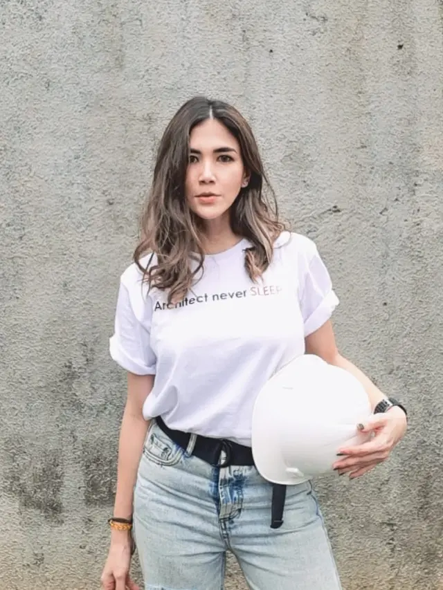 [Fimela] Dee Adnan pacar Tyo Nugros