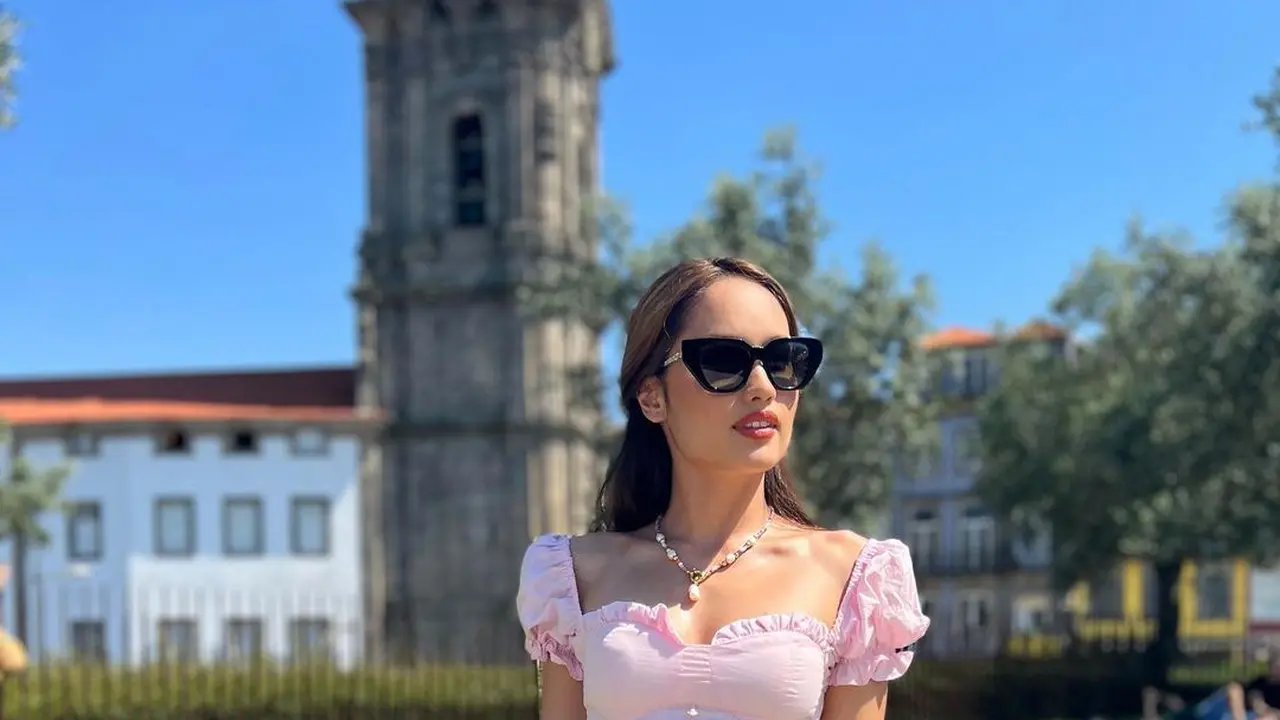 Cinta Laura