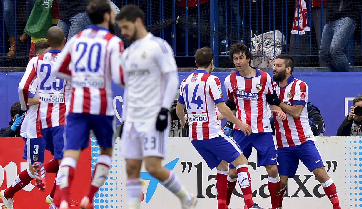0-4 dari Atletico Madrid. Real Madrid bertandang ke markas Atletico Madrid pada pekan ke-22 Liga Spanyol musim 2004/2005, 7 Februari 2005. Hasil akhir Real Madrid kalah 0-4 lewat gol-gol dari Tiago Mendes, Saul Niguez, Antoine Griezmann dan Mario Mandzukic. (AFP/Dani Pozo)