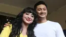 Dewi Perssik dan Angga Wijaya dikabarkan telah resmi menikah. Kabar itu terungkap dari KUA Sumbersari, Jember, Jawa Timur. Namun, hingga kini artis dan manajernya itu masih enggan menjawab terkait pernikahannya. (Bambang E. Ros/Bintang.com)