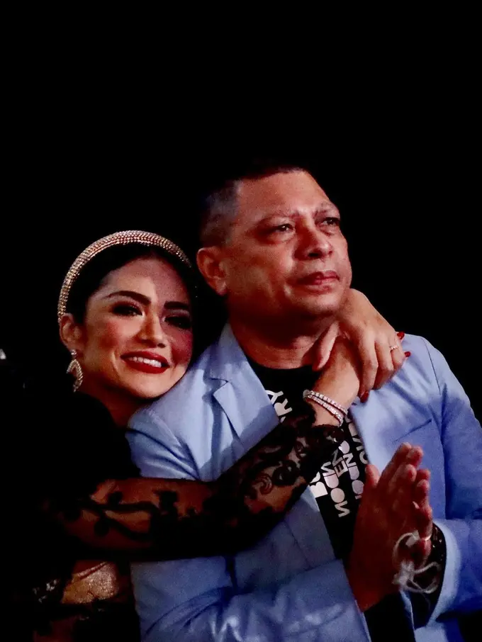 Krisdayanti dan Raul Lemos