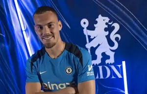 Siap Hengkang, Kiper Denmark Tinggalkan Pramusim Chelsea