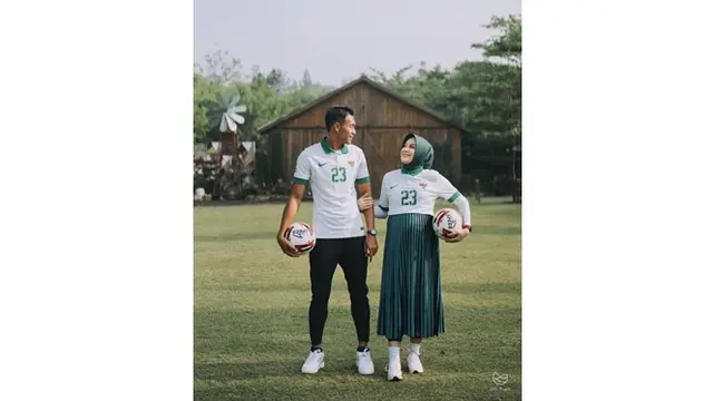 5 Potret Maternity Shoot Hansamu Yama dan Istri, Pakai Baju Timnas