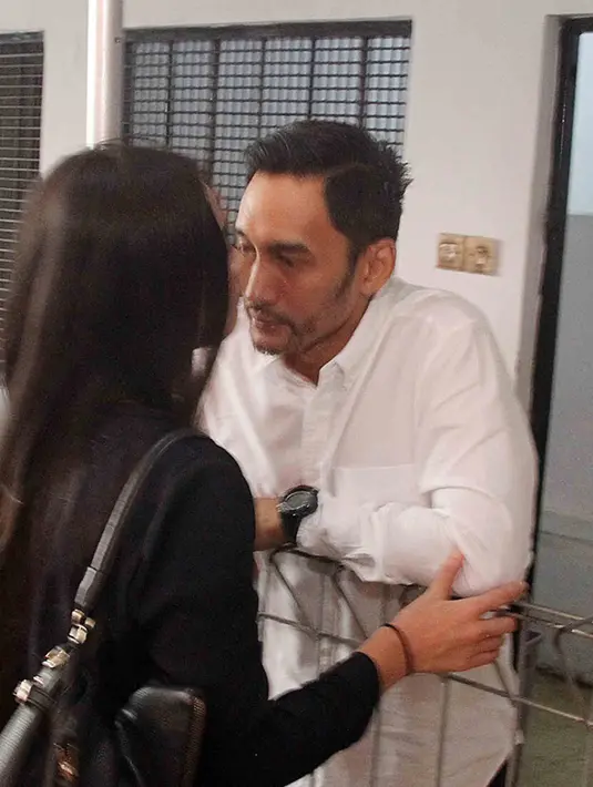 Sidang pembacaan putusan kembali digelar pada 5 Januari 2017 mendatang. Meski kecewa, ia mengaku sudah biasa, dan sudah terlatih. Ia hanya bisa berharap putusan nanti diberikan yang terbaik. (Deki Prayoga/Bintang.com)