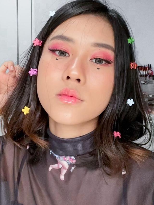 7 Potret Jessica Jane dengan Makeup Tebal, Tampil Berkonsep dan Memesona