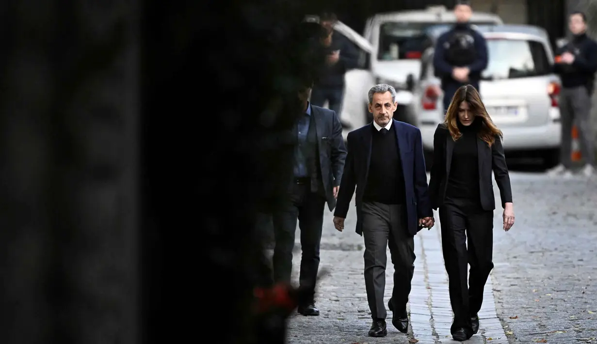 Nicolas Sarkozy menjadi mantan kepala negara pertama dalam sejarah modern Prancis yang dipenjara terkait kasus korupsi dan konspirasi kriminal. (JULIEN DE ROSA/AFP)