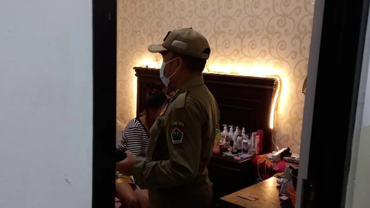Razia Praktik Prostitusi Online di Malang
