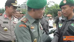 Citizen6, Bandung: Menurut Gubernur Jawa Barat, bantuan Speda Motor ini, merupakan bentuk perhatian dan kepedulian Pemda Provinsi Jawa Barat kepada TNI dan Polri. (Pengirim: Pendam3)