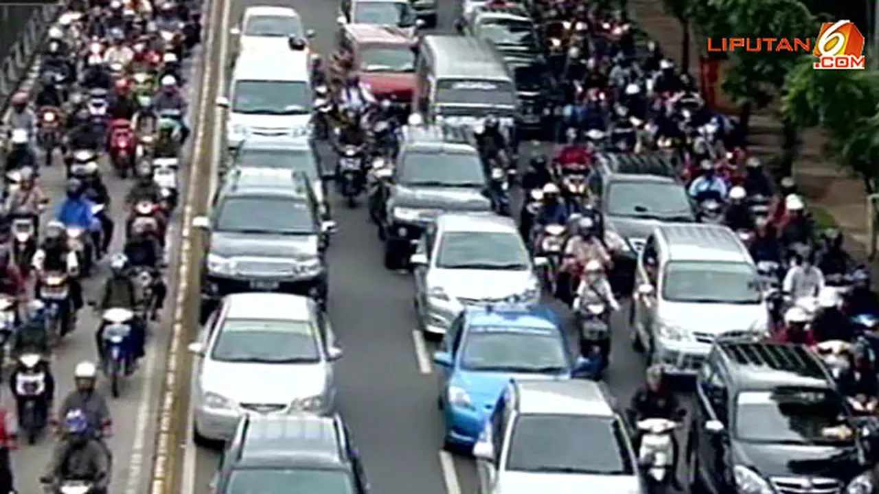 lalu-lintas-jakarta130102b.jpg