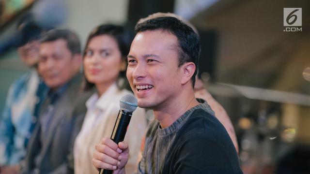 Nicholas Saputra Coba Peluang Bisnis Properti News Entertainment Fimela Com