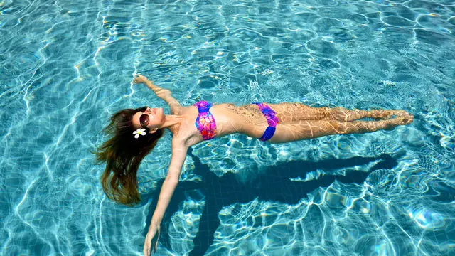 Berat Badan Turun dengan Berenang, Mungkinkah?