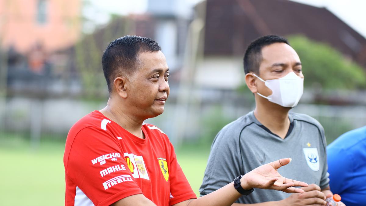 Junianto Berharap Yoyok Sukawi Mau Melepas PSIS: Hati Saya Biru, tapi Saya Hormati Mas Yoyok