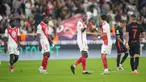 Para pemain AS Monaco melakukan selebrasi pada akhir matchday 1 League Phase Liga Champions 2024/2025 yang digelar di Stade Louis II, Kamis, 19 September 2024 atau Jumat (20/9/2024) dini hari WIB. (AP Photo/Laurent Cipriani)