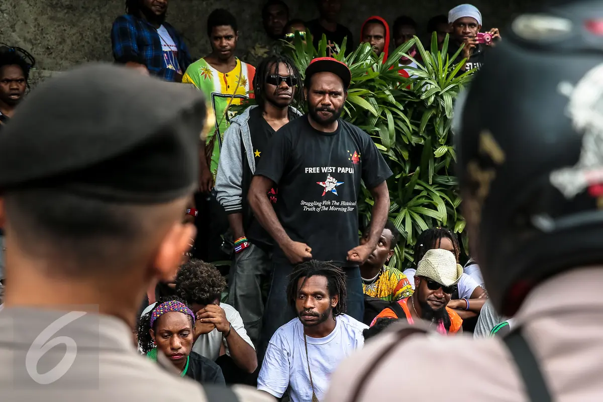 20151201-Polisi Bubar Paksa Ratusan Orang Papua yang Gelar Aksi 1 Desember -Jakarta