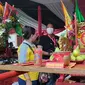 Kelenteng Fat Cu Kung Bio bakal mengarak 23 joli-joli pada Kirab Toa Pe Kong dan Budaya Nusantara dalam rangka festival Cap Go Meh 2023 di Glodok, Jakarta Barat, Minggu (5/2/2023). (Liputan6.com/Winda Nelfira)